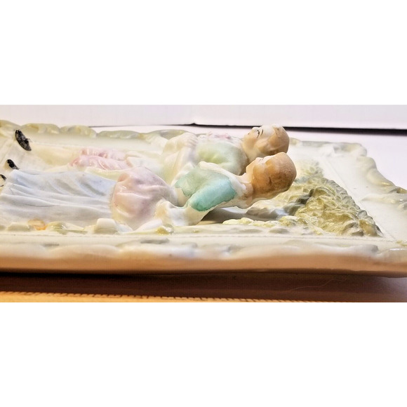 Vintage Pair 3 D Bisque Porcelain Victorian Couple Occupied Japan Wall Plaques - Picture 7 of 16